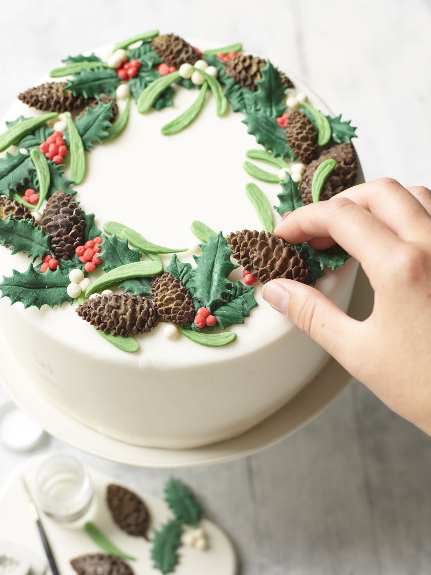 Course Image for DECOR2411 Decorate  A Christmas Cake